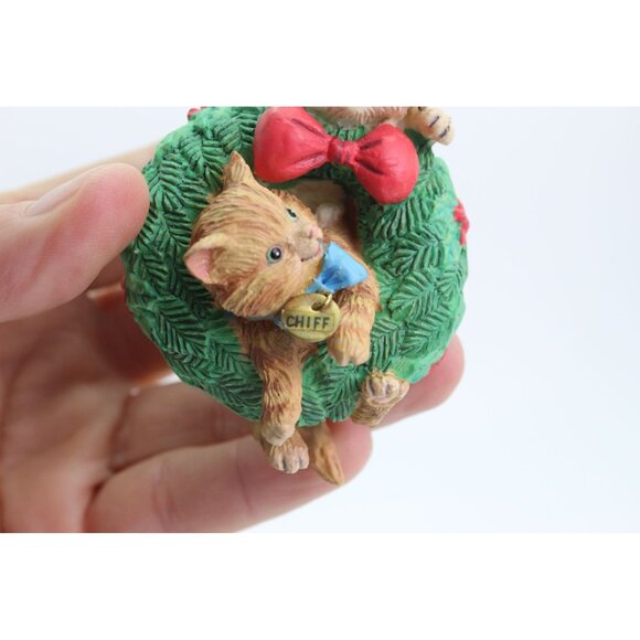 1996 Carlton Cards Merry Mischief Ornament • First in Series • Cats in Wreath • - Picture 8 of 13